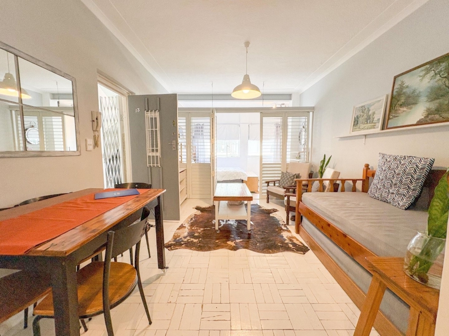 1 Bedroom Property for Sale in Vredehoek Western Cape